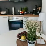 Apartment Oase Am Park Mit Terrasse- Zentral Und Ruhig-24-7 Self Check-in, Parkplatz An Der Strasse
