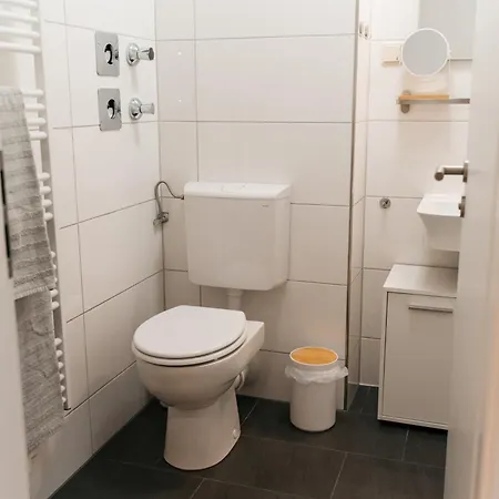 Oase Am Park Mit Terrasse- Zentral Und Ruhig-24-7 Self Check-in, Edeka Und Baecker Nebenan Lejlighed *