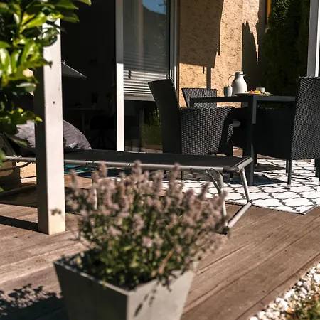 Oase Am Park Mit Terrasse- Zentral Und Ruhig-24-7 Self Check-in, Parkplatz An Der Strasse Apartment *