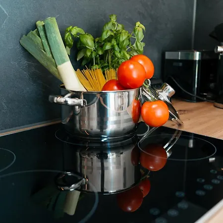 Oase Am Park Mit Terrasse- Zentral Und Ruhig-24-7 Self Check-in, Parkplatz An Der Strasse