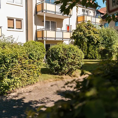 Apartment Oase Am Park Mit Terrasse- Zentral Und Ruhig-24-7 Self Check-in, Parkplatz An Der Strasse