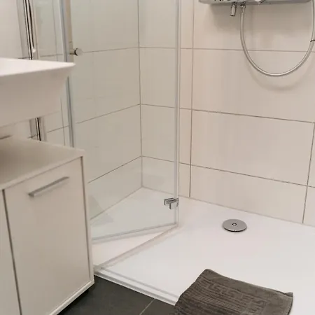 Oase Am Park Mit Terrasse- Zentral Und Ruhig-24-7 Self Check-in, Parkplatz An Der Strasse Apartment *