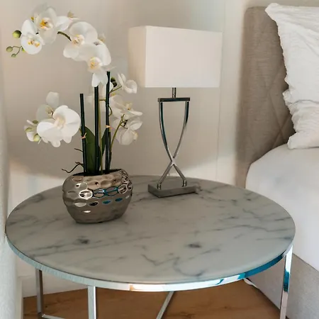 Oase Am Park Mit Terrasse- Zentral Und Ruhig-24-7 Self Check-in, Parkplatz An Der Strasse Apartment Vellmar