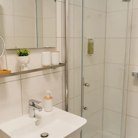 Oase Am Park Mit Terrasse- Zentral Und Ruhig-24-7 Self Check-in, Parkplatz An Der Strasse Apartment